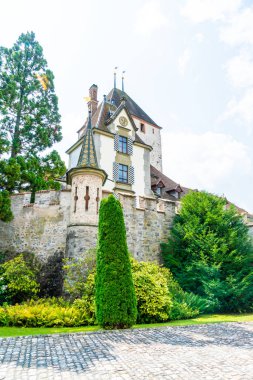 İsviçre Oberhofen kalesinde güzel mimari