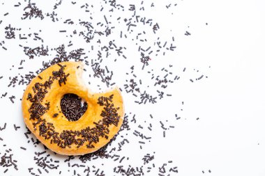 Çörek ile renkli sprinkles - üstten görünüm