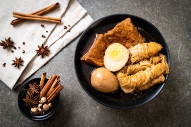 kaynamış yumurta çikolata sosu veya tatlı sos - Asya gıda