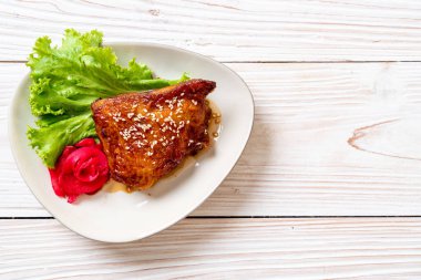 teriyaki sosu ve susam ızgara tavuk biftek