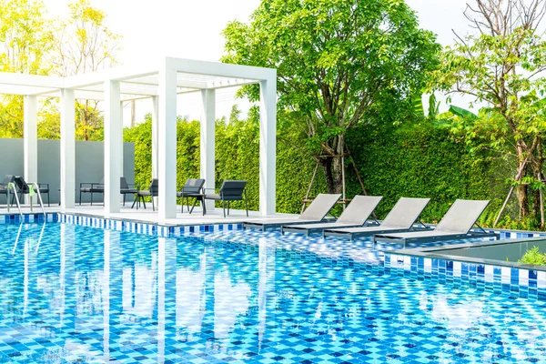 Cama Piscina Com Piscina Exterior Hotel Resort Para Viagens Férias — Fotografia de Stock