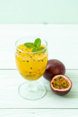 taze ve buzlu meyve suyu - sağlıklı içecek