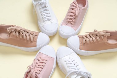 güzel kadın deri spor ayakkabı ayakkabı