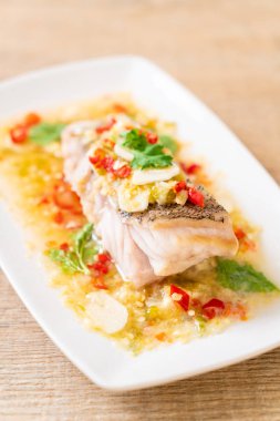 Kireç soyunma - orfoz balığı fileto Chili Lime Soslu buğulama Asya gıda tarzı