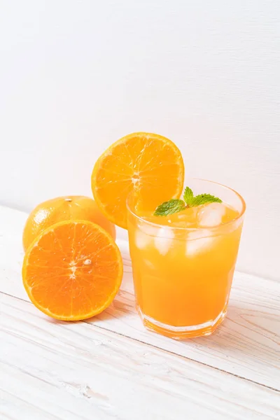 Verre Jus Orange Avec Glace — Photo