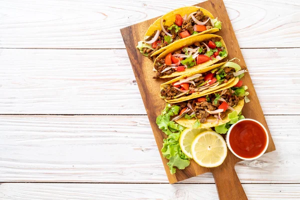 Tacos Con Carne Verduras Estilo Comida Mexicana —  Fotos de Stock