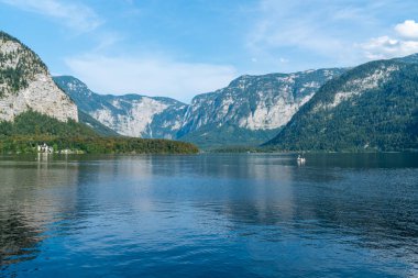 Avusturya Alpleri'nde güzel Hallstatter göl