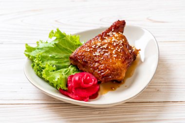 teriyaki sosu ve susam ızgara tavuk biftek