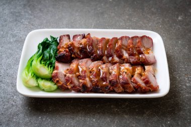 Barbekü kırmızı domuz soslu rosto