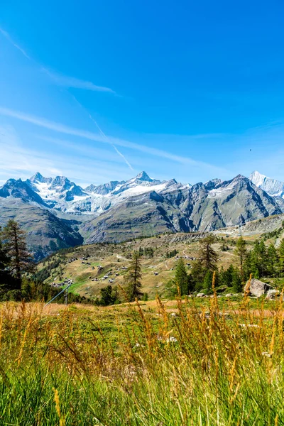ツェルマット スイスでアルプスの山々 の美しい景色 — ストック写真