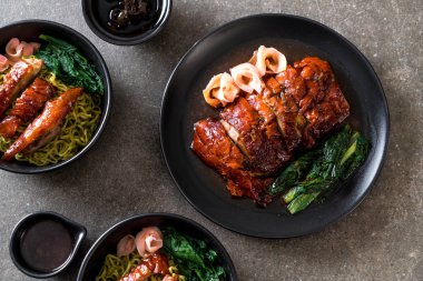 Kızarmış ördek tablo - Asya gıda tarzı