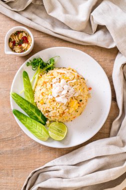 Sebzeli kızarmış pirinç.