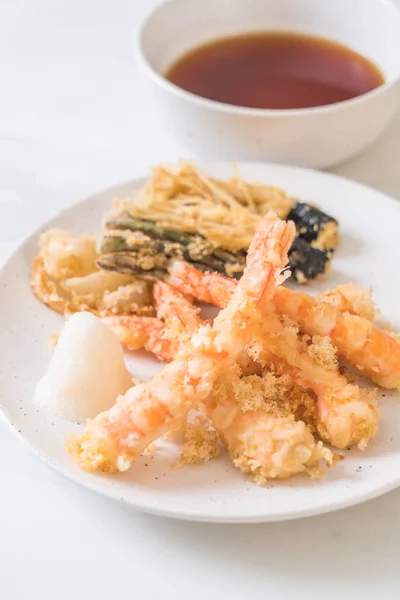 Camarones Tempura Camarones Fritos Maltratados Con Verduras Estilo Comida Japonesa —  Fotos de Stock