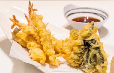karides tempura sebze - Japon yemekleri tarzı ile
