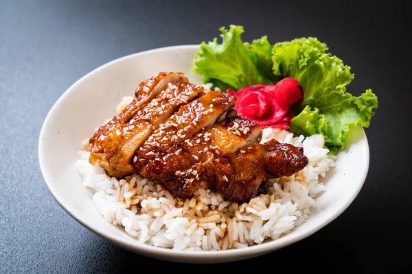 Grillezett Csirke Teriyaki Szósz Tetején Rizs Tál — Stock Fotó