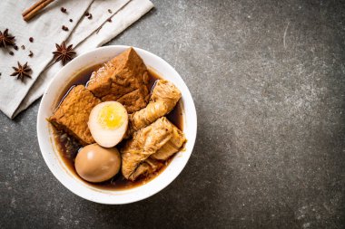 kaynamış yumurta çikolata sosu veya tatlı sos - Asya gıda