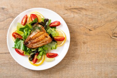 Izgara balık bifteği.