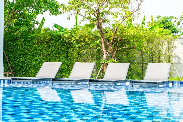 Bed Zwembad Met Buitenbad Hotel Resort Voor Reizen Vakantie — Stockfoto