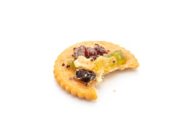 kraker bisküvi ile beyaz arka plan üzerinde izole Kuruyemiş