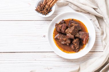 herb - Phuket Tayland geleneksel gıda tarzı ile domuz eti güveç