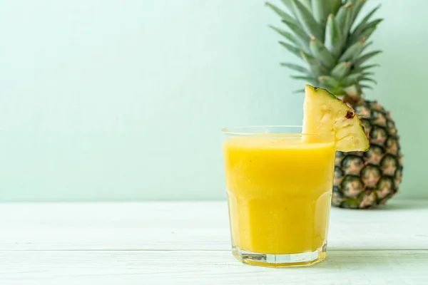 Vaso Batido Piña Fresca Mesa Madera Bebida Saludable — Foto de Stock