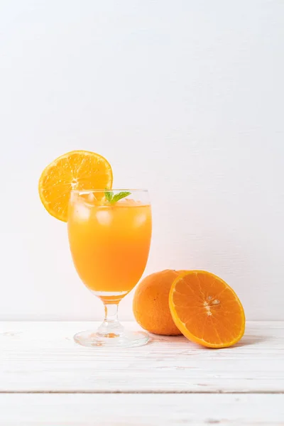 Ένα Ποτήρι Χυμό Πορτοκάλι Πάγο — Φωτογραφία Αρχείου