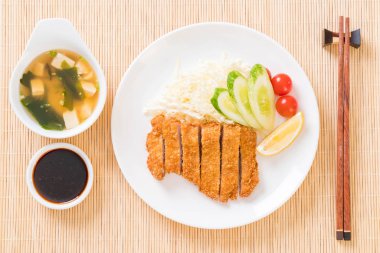 Japon kızartılmış domuz pirzolası (tonkatsu seti) - Japon yemek tarzı