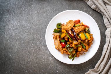 Kaju fıstığı - Asya gıda ile tavada kızartılmış tavuk