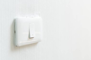 Beyaz ışık duvara geçiş