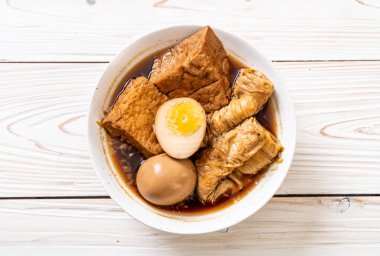 kaynamış yumurta çikolata sosu veya tatlı sos - Asya gıda