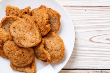 Vietnamca domuz sosisi soslu kızarmış