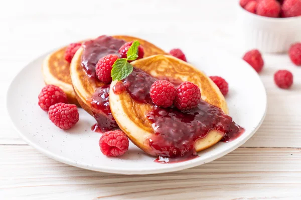 Souffle Pancake Fresh Raspberries Raspberry Sauce — Stock Photo, Image