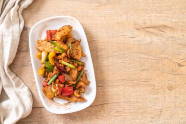 Kaju fıstığı - Asya gıda ile tavada kızartılmış tavuk