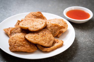 Vietnamca domuz sosisi soslu kızarmış