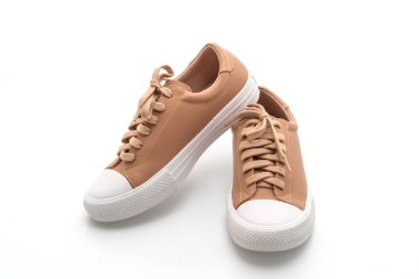 Kahverengi ayakkabılar beyaz arkaplanda izole edilmiş