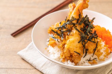 karides tempura pirinç kase karides yumurta ve yosun - Japon gıda tarzı