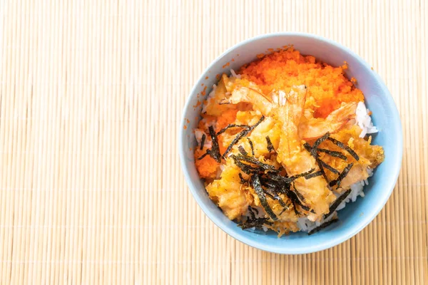 karides tempura pirinç kase karides yumurta ve yosun - Japon gıda tarzı