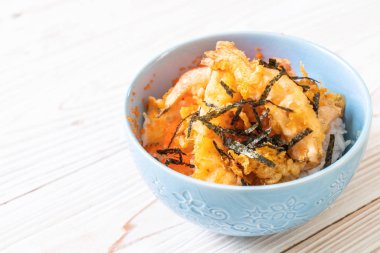 karides tempura pirinç kase karides yumurta ve yosun - Japon gıda tarzı