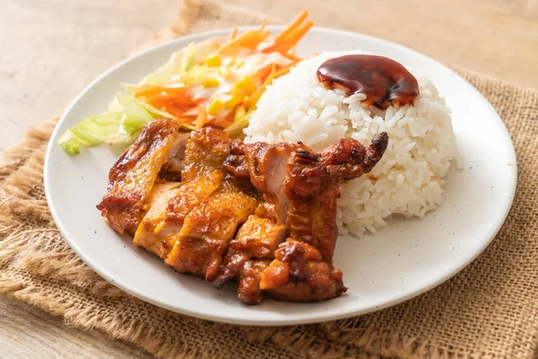 Pollo Parrilla Con Salsa Teriyaki Arroz Ensalada —  Fotos de Stock