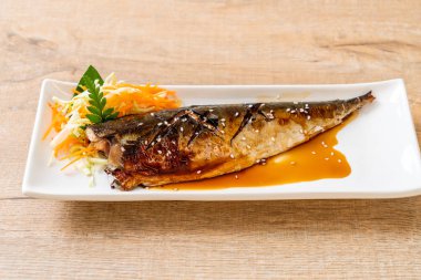 Teriyaki sosu - Japon yemekleri tarzı ile ızgara Saba Balık biftek