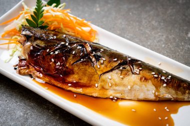 Teriyaki sosu - Japon yemekleri tarzı ile ızgara Saba Balık biftek