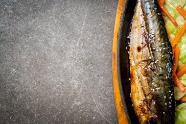 Teriyaki sosu - Japon yemekleri tarzı ile ızgara Saba Balık biftek