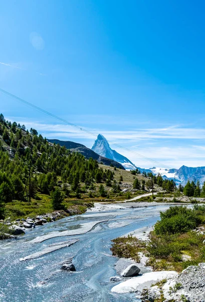 スイス ツェルマットのマッターホルン山頂を望む美しい山の風景 — ストック写真