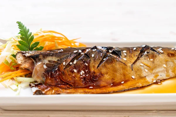 Bife Peixe Saba Grelhado Com Molho Teriyaki Estilo Comida Japonesa — Fotografia de Stock