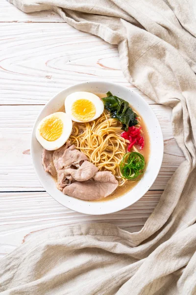 Fideos Tonkotsu Ramen Con Cerdo Huevo Estilo Japonés —  Fotos de Stock