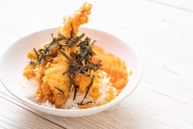 karides tempura pirinç kase karides yumurta ve yosun - Japon gıda tarzı