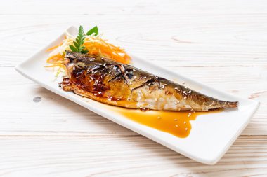 Teriyaki sosu - Japon yemekleri tarzı ile ızgara Saba Balık biftek