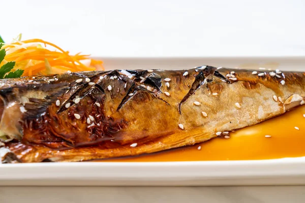 Teriyaki sosu - Japon yemekleri tarzı ile ızgara Saba Balık biftek