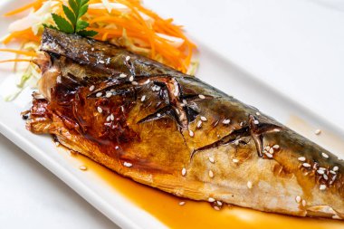 Teriyaki sosu - Japon yemekleri tarzı ile ızgara Saba Balık biftek
