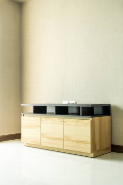 Oda iç boş ahşap dolap